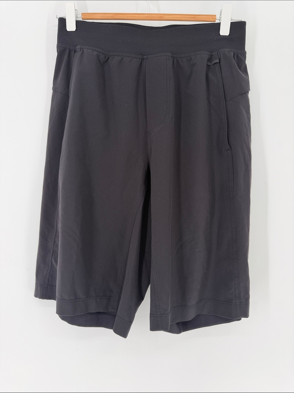 Lululemon Men’s Small Black Linerless Athletic Training Shorts 11” Inseam